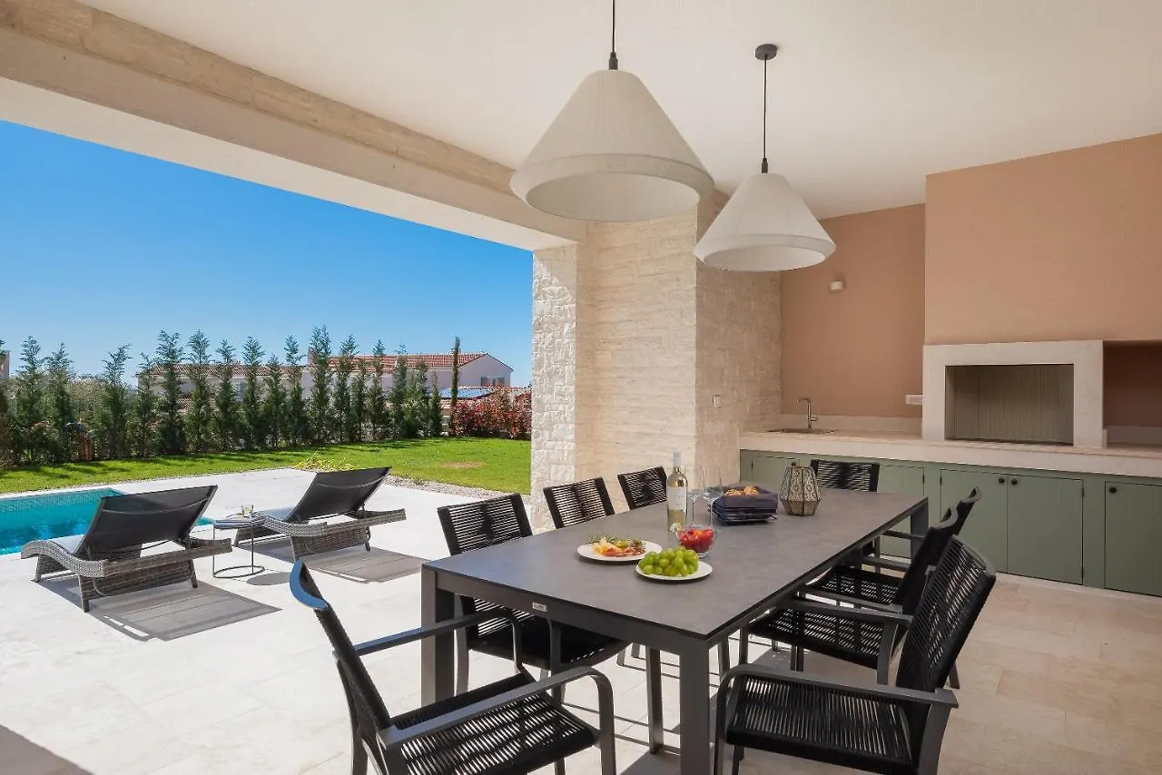 ברטוניגלה Villa Estelle By Ilc