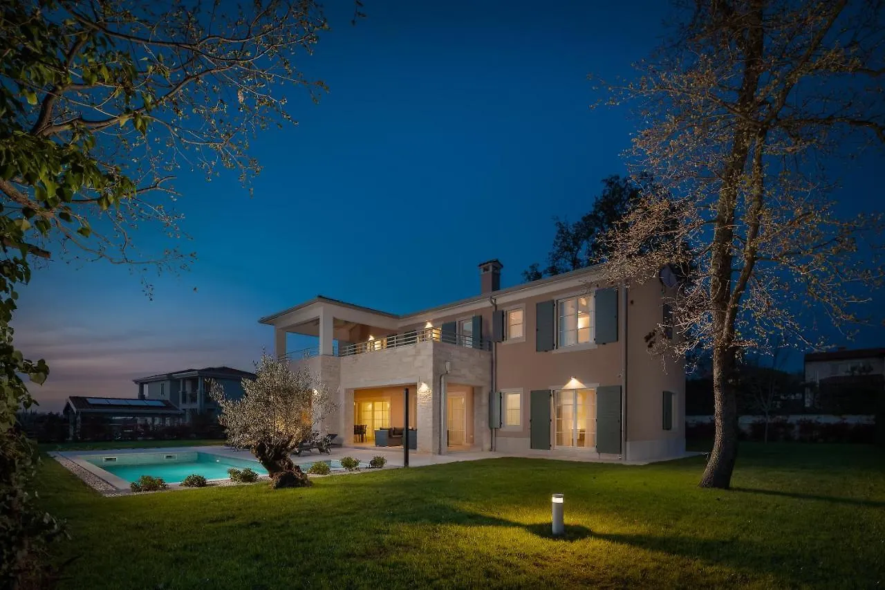 Villa Estelle By Ilc Brtonigla Croatia