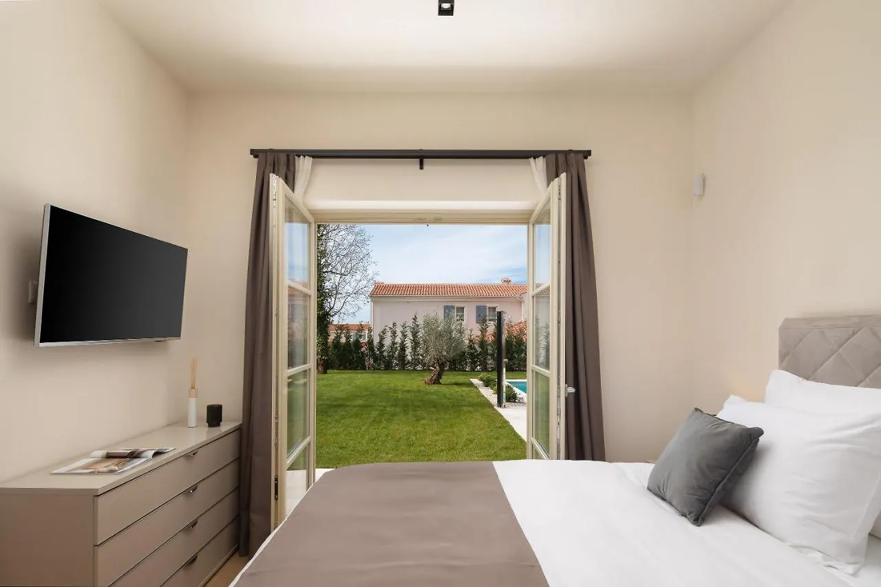 Villa Estelle By Ilc Brtonigla