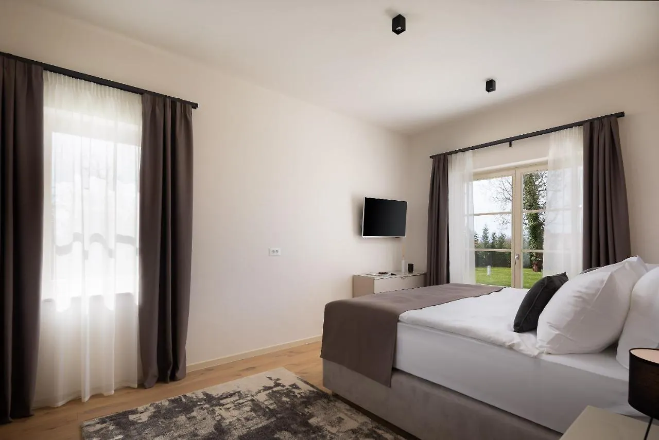 Villa Estelle By Ilc Brtonigla