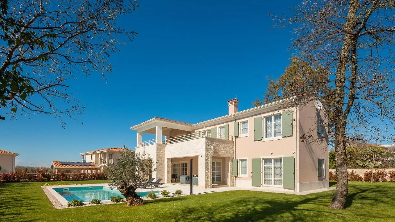 Villa Estelle By Ilc Brtonigla