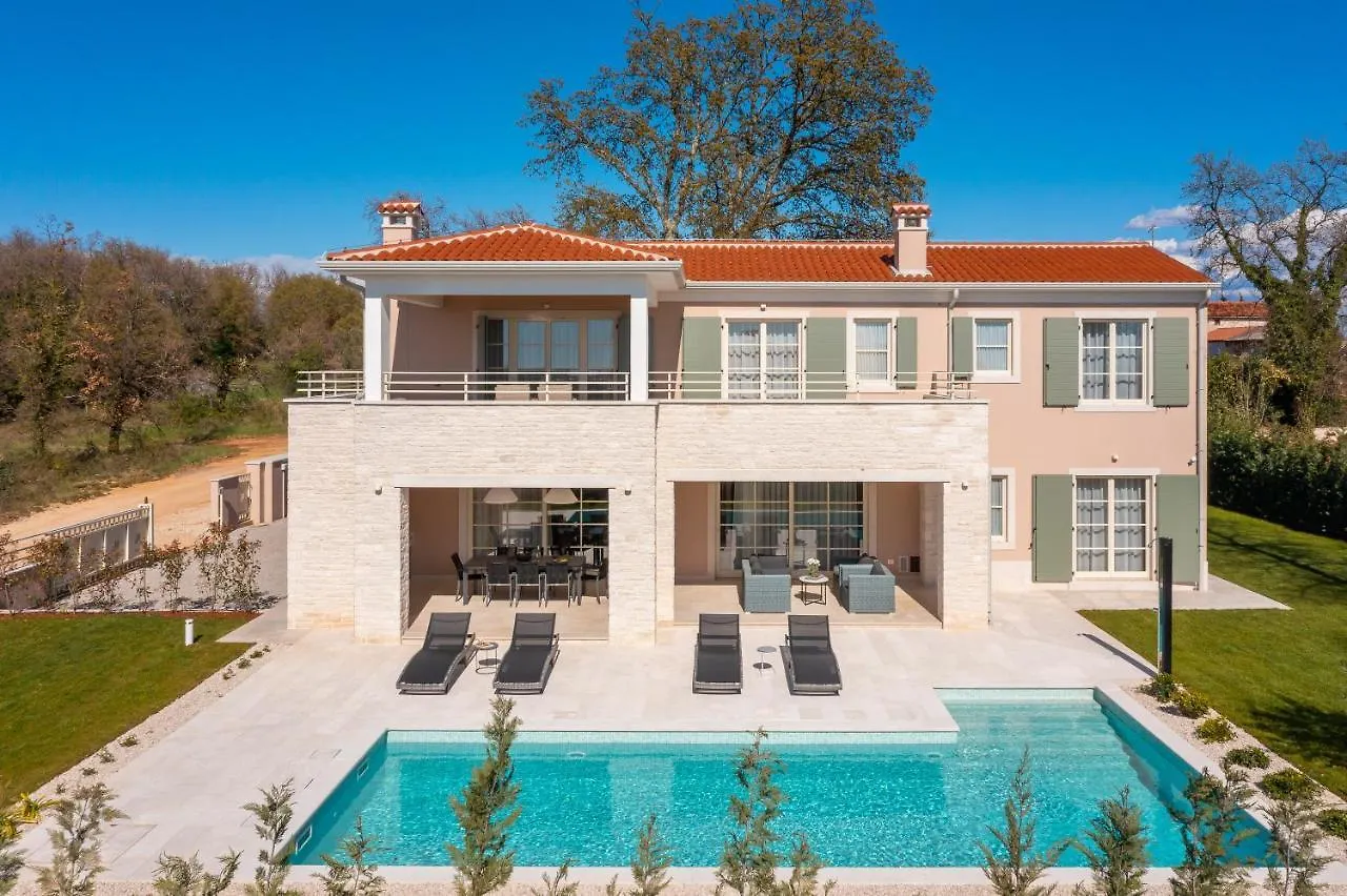 Villa Estelle By Ilc Brtonigla Croatia